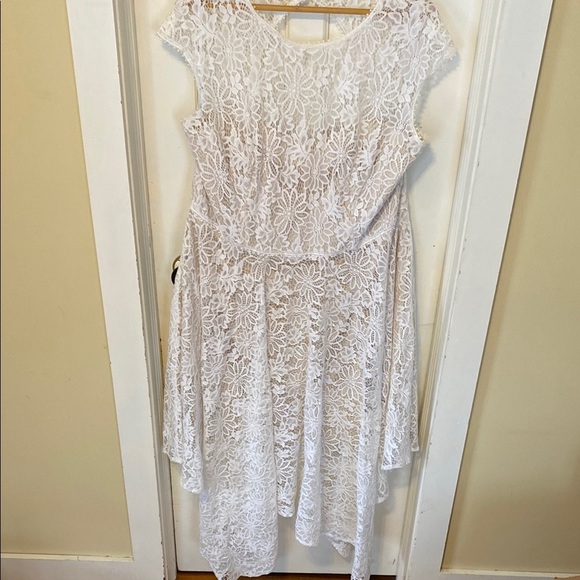 DB Studio Dresses & Skirts - DB Studio White Floral Lace Boho Midi Dress Asymmetrical Fairy Keyhole Back